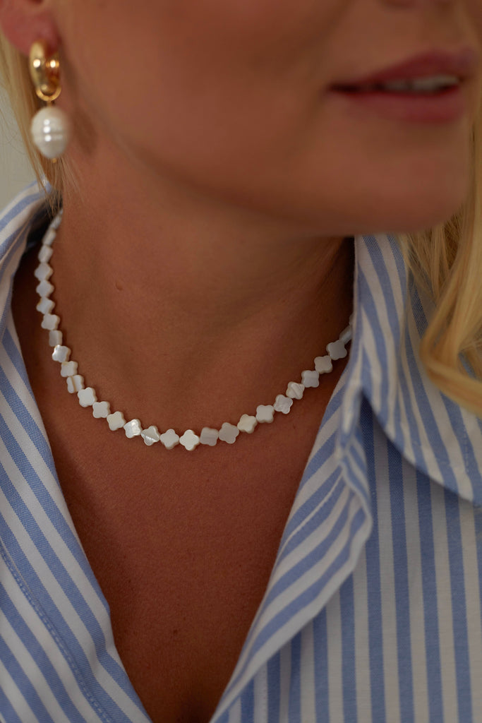 White natural shell necklace