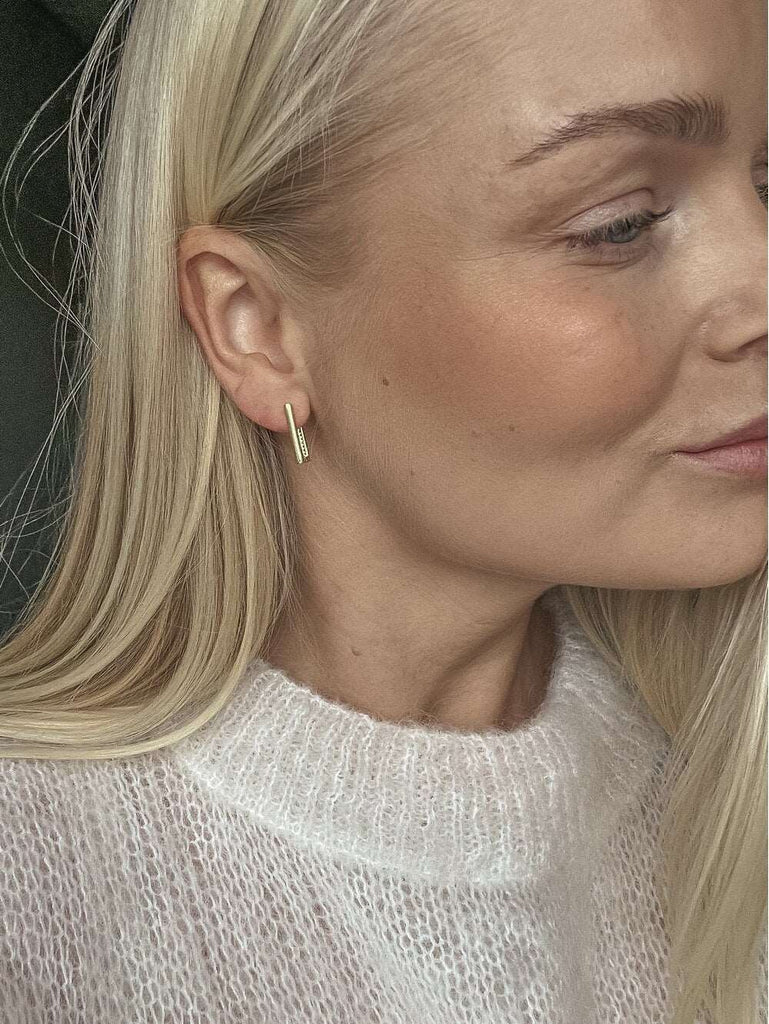 Minimalist square earrings