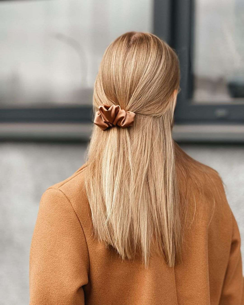 Brown scrunchie barrette