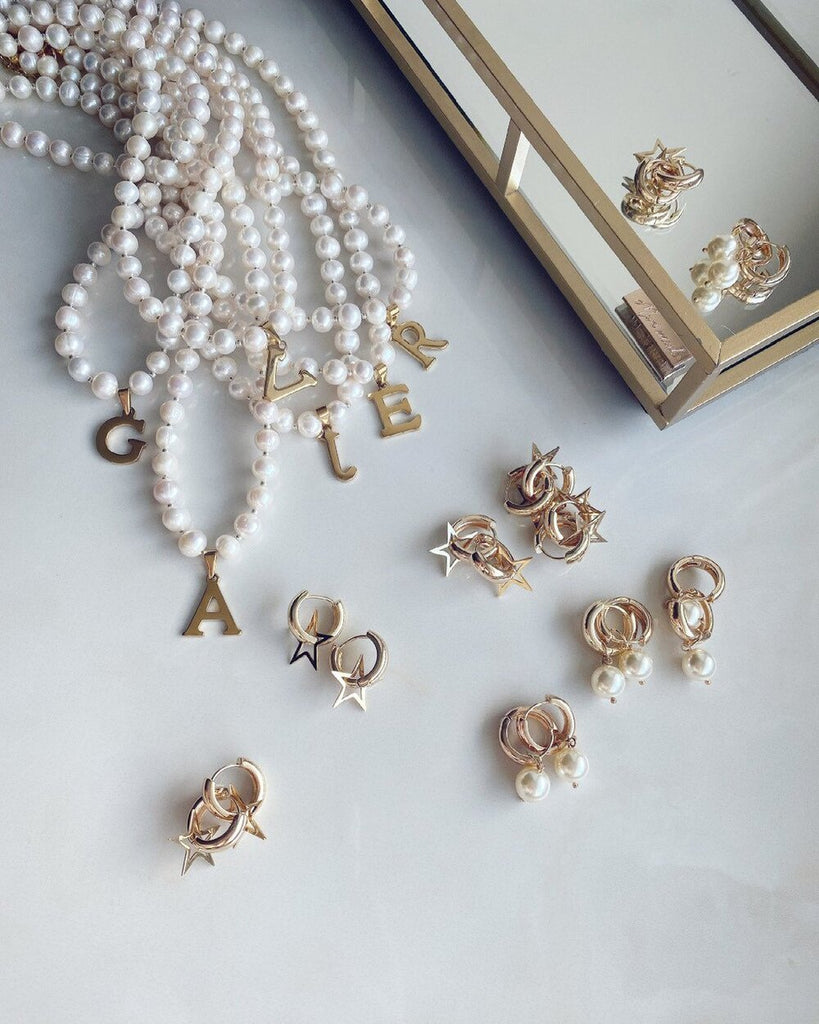 Stylish pearl necklaces with letter