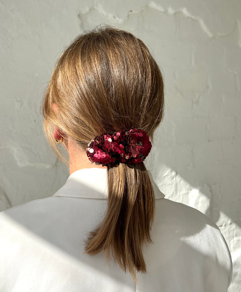 Sparkling red scrunchie hair clip