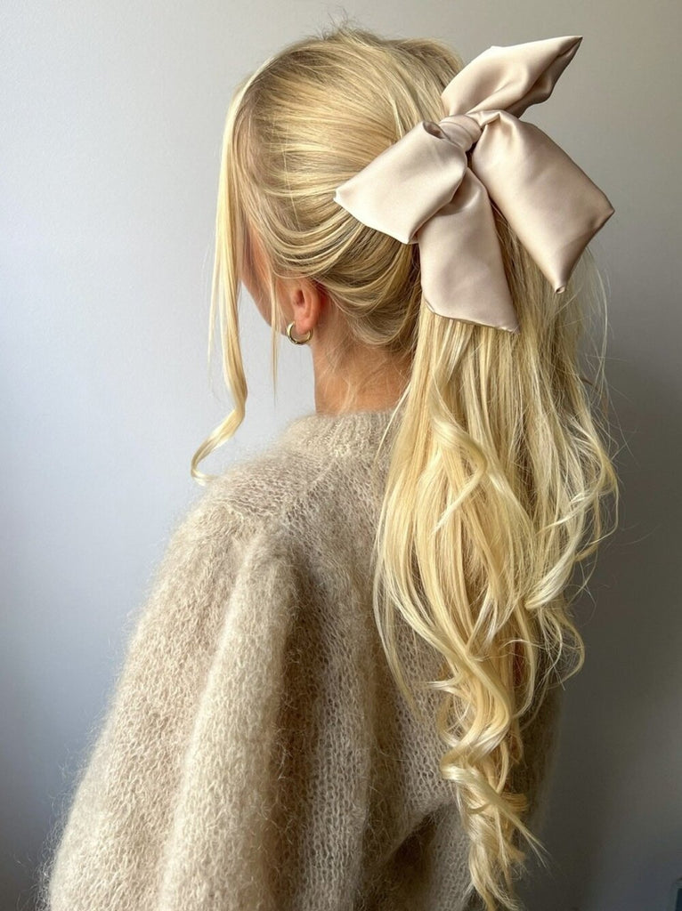 Creamy bow hair clip