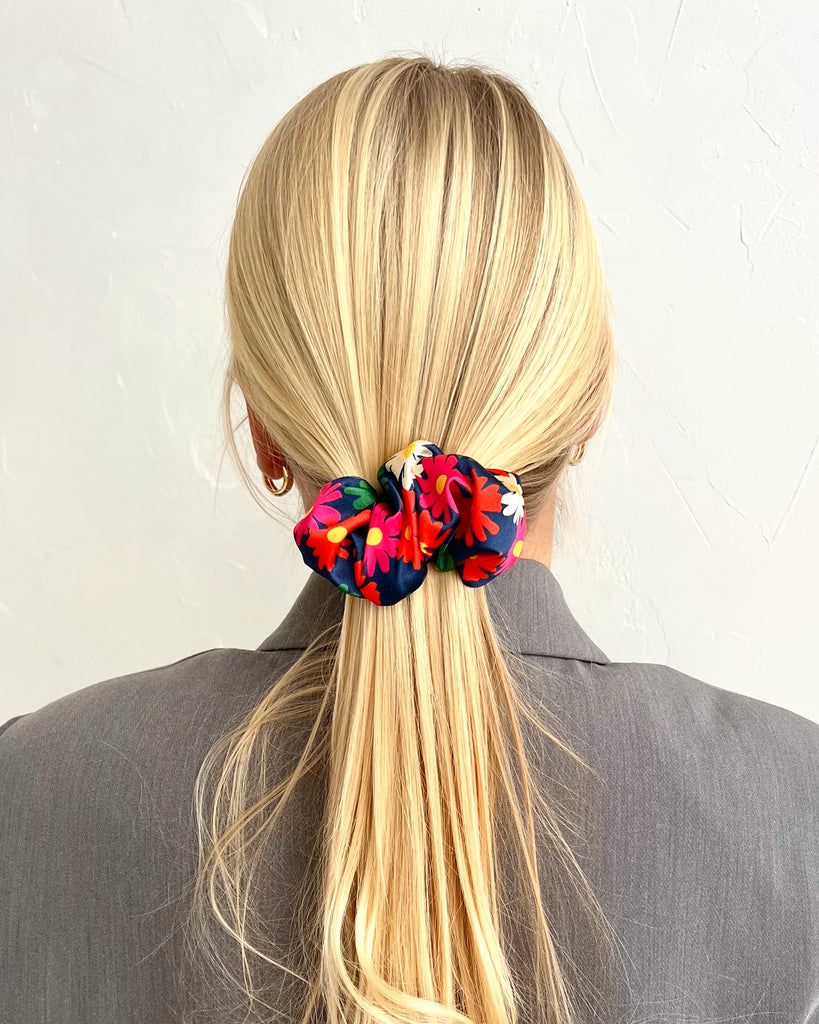 Bright hair clip with flowers