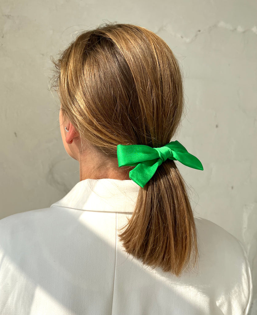 Green mini bow hair clip