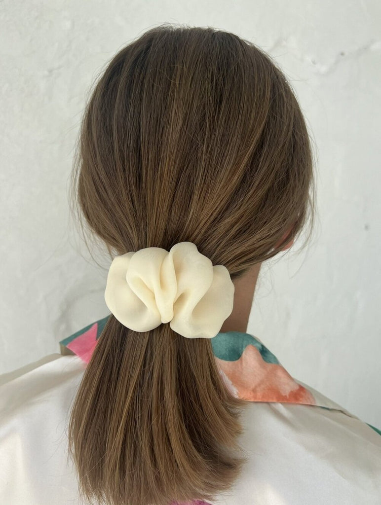 LATTE SCRUNCHIE BARRETTE