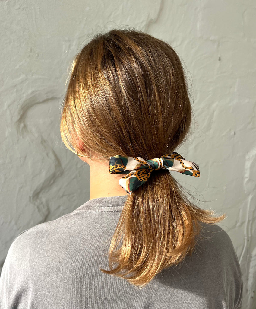 Unique design mini bow hair clip