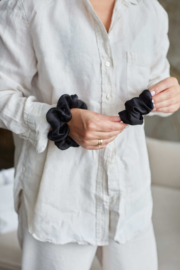 Classic black scrunchie barrette