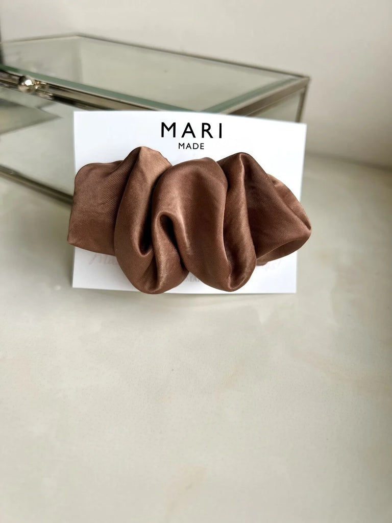 Dark brown scrunchie hair clip