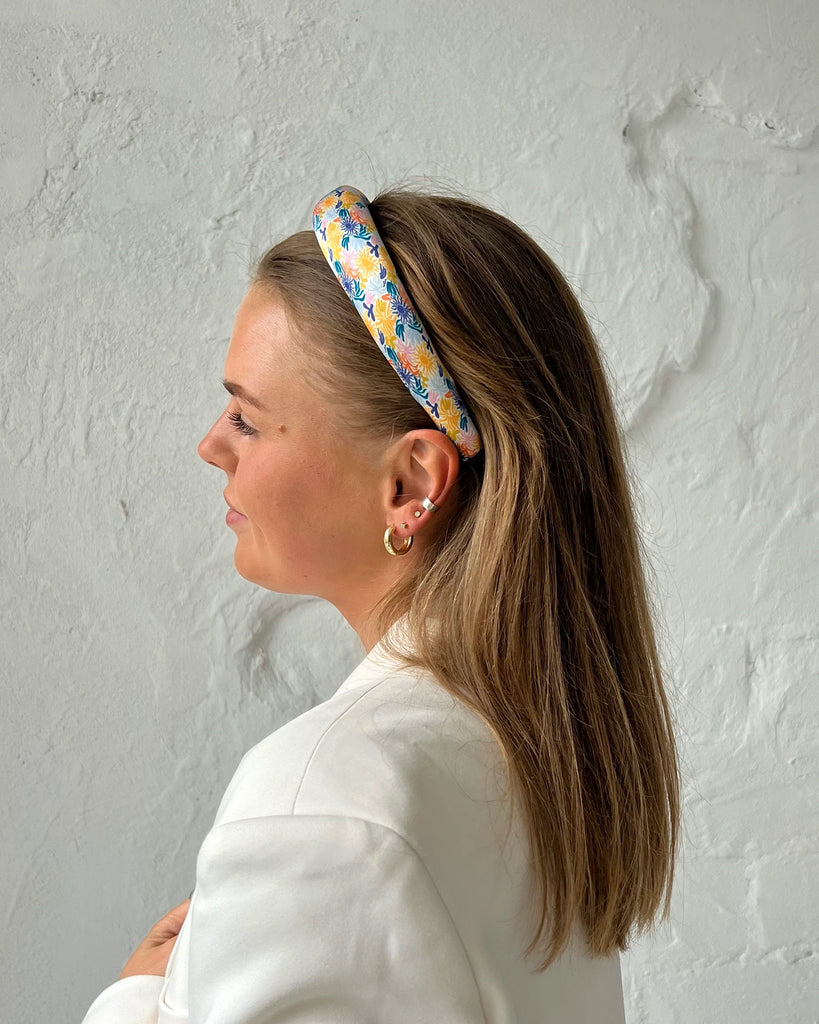 Stylish plain headband