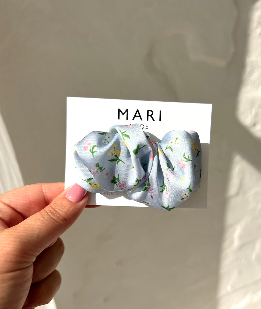 Blue scrunchie barrette with flowers