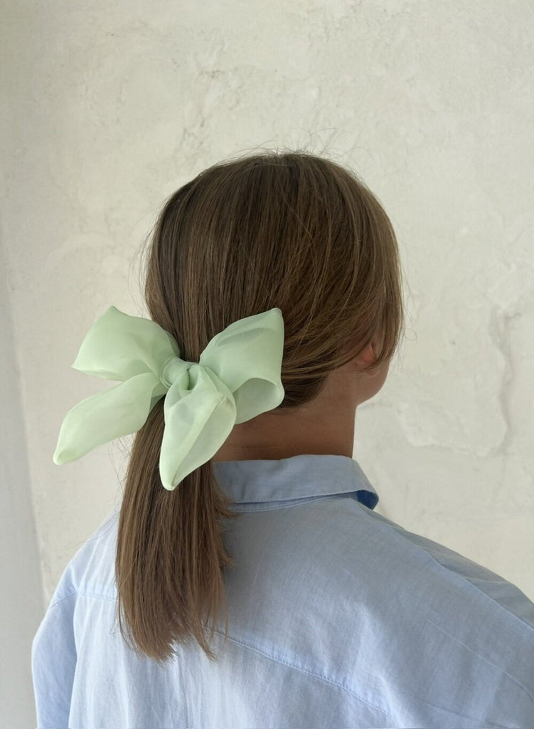 Light green bow hair clip