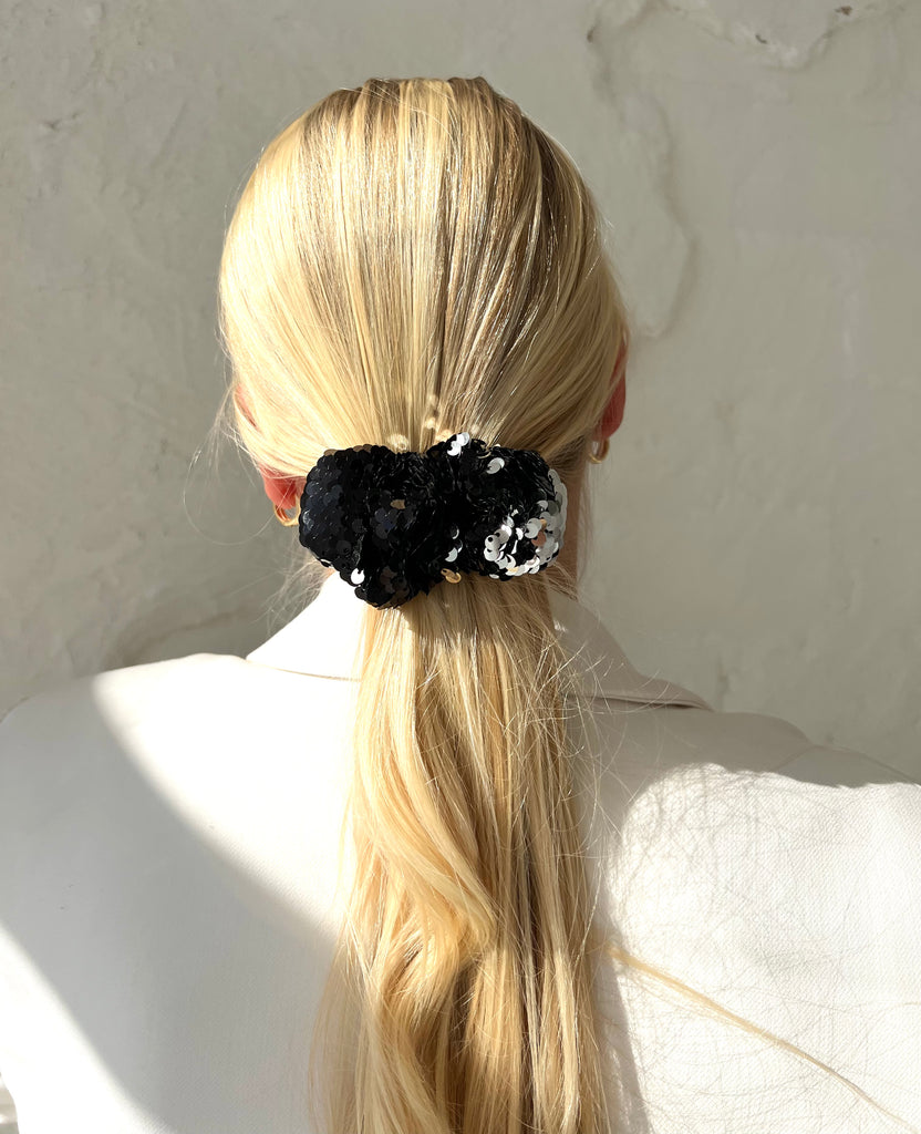 Sparkling black and silver scrunchie hair clip