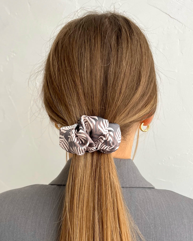 Oasis scrunchie hair clip