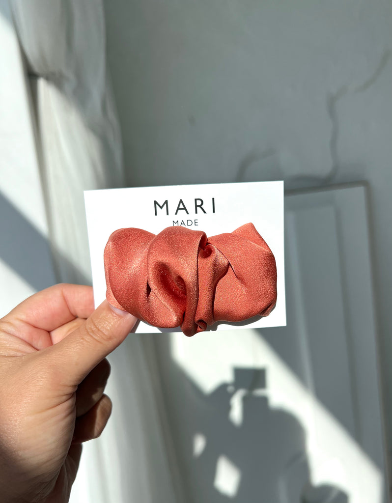 RED ORANGE SCRUNCHIE BARRETTE