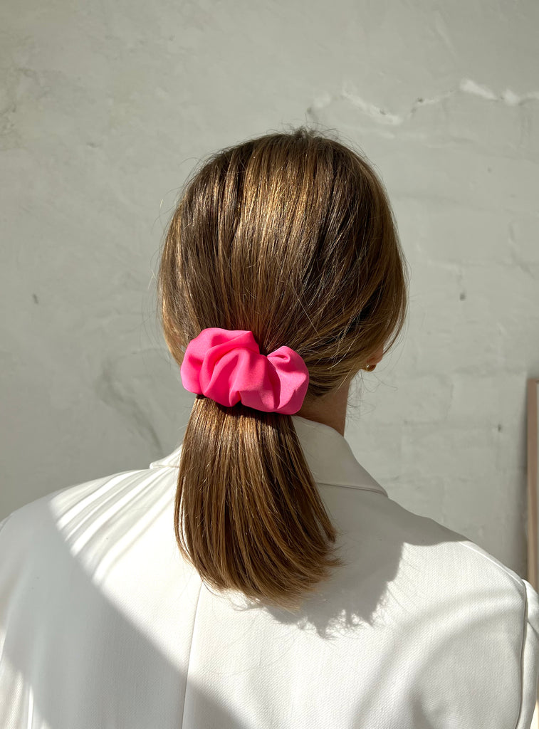 BRIGHT PINK SCRUNCHIE BARRETTE