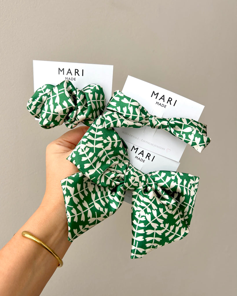 Green hair accessories with leaves