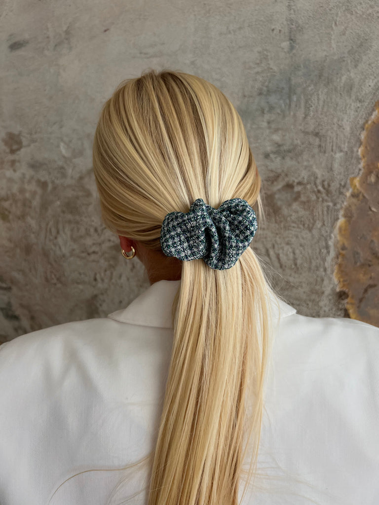 Royal scrunchie hair clip