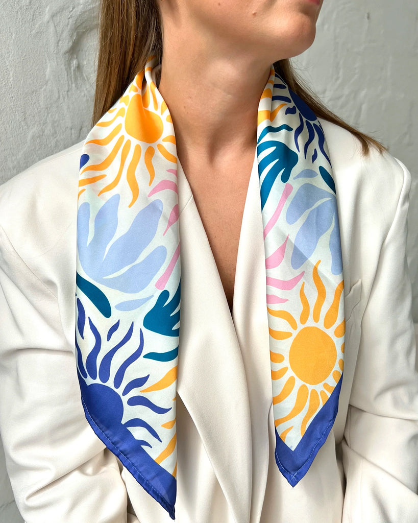 Stylish detail scarf