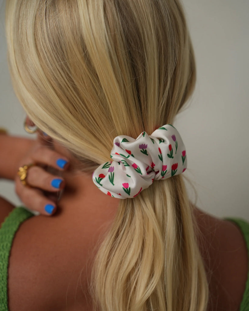 Unique scrunchie hair clip