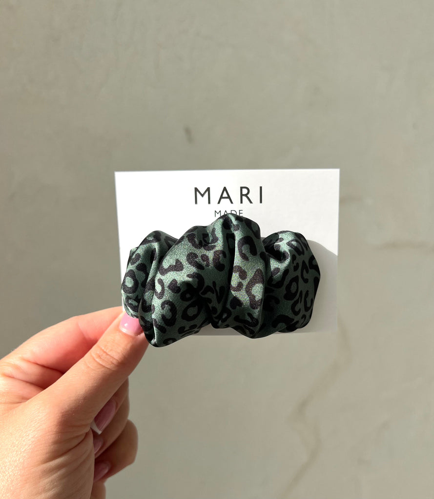 URBAN JUNGLE SCRUNCHIE BARRETTE