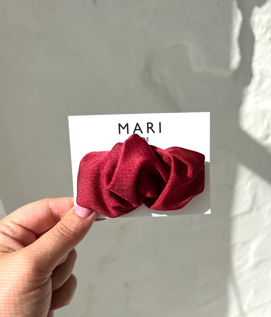 SHINY BURGUNDY SCRUNCHIE BARRETTE