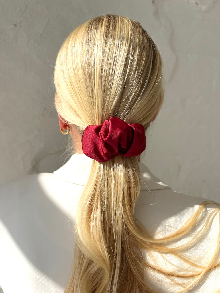 Sparkling burgundy scrunchie hair clip