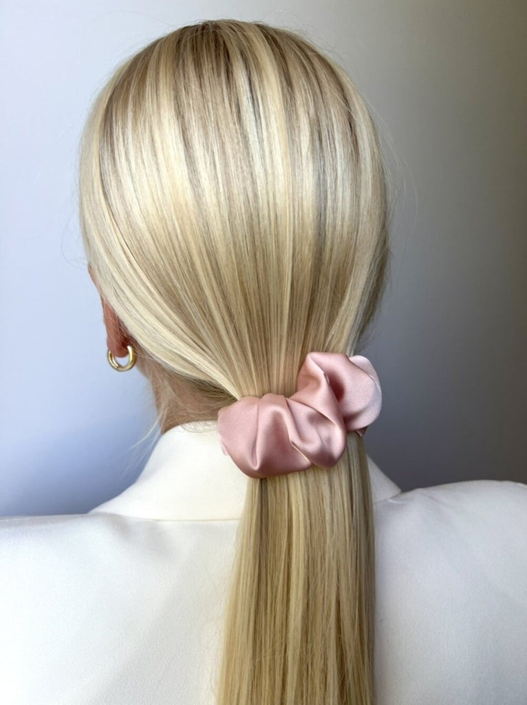 Coral scrunchie hair clip