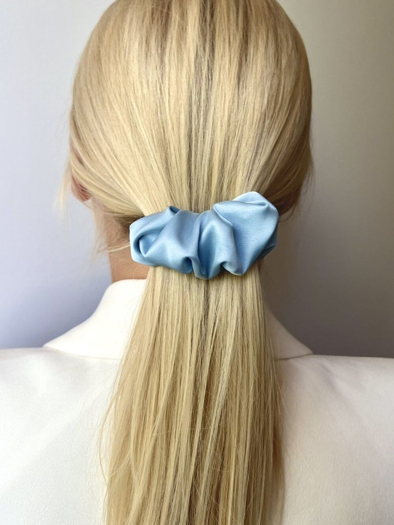 Light blue scrunchie hair clip