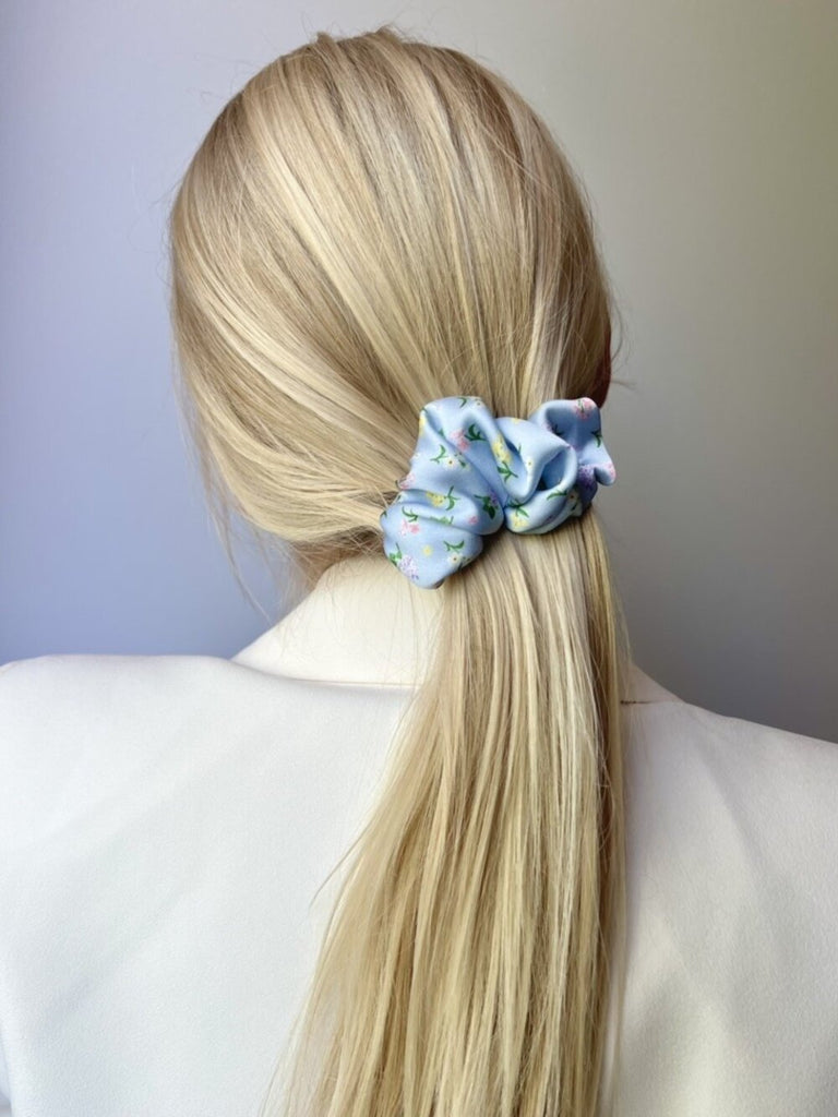 Light blue hair clip