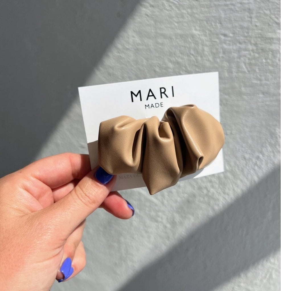 CACAO ECO LEATHER SCRUNCHIE BARRETTE