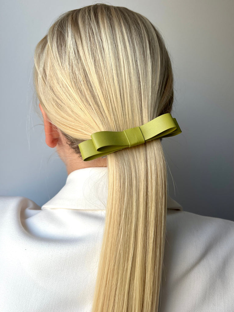 Green ribbon hair clip