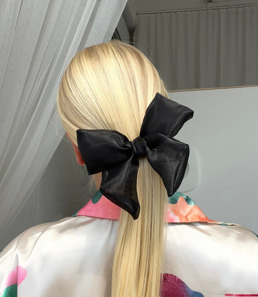 Sparkling black bow barrette