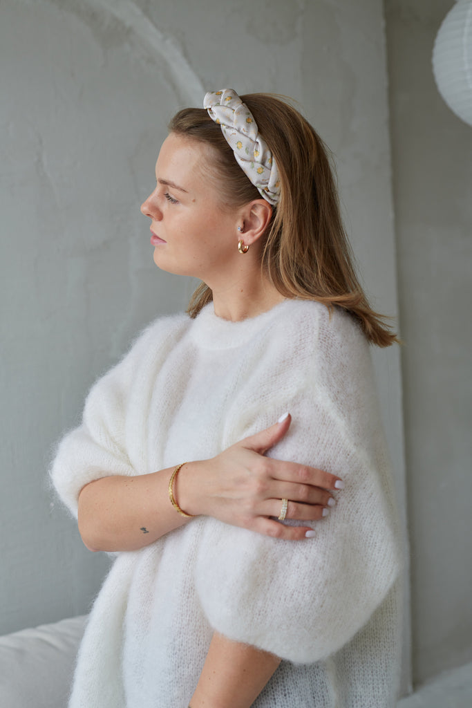 Creamy woven headband