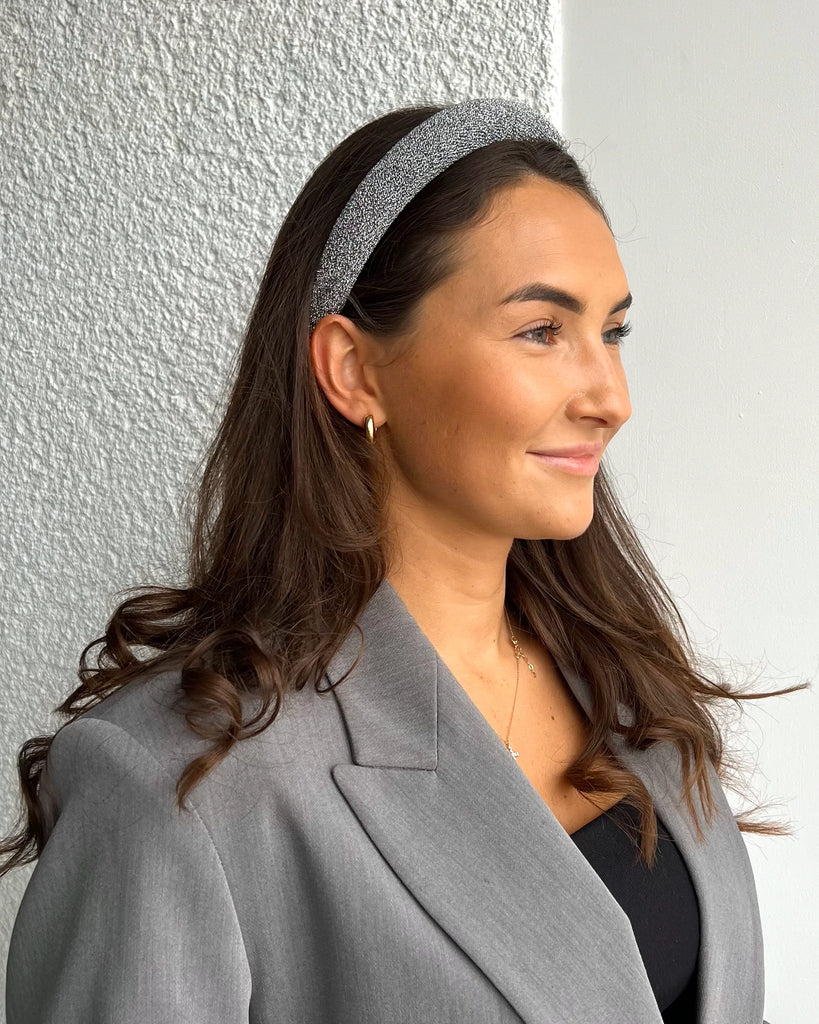 Sparkling silver plain headband for occasions
