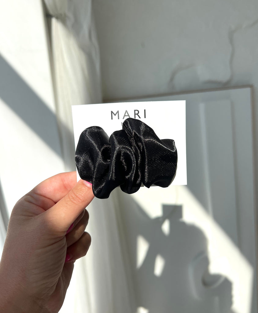 The black mini scrunchie barrette