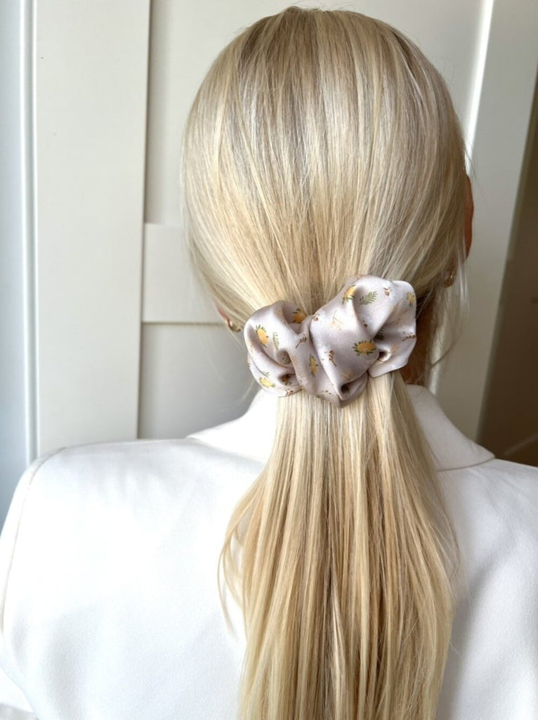 Classy nude hair clip